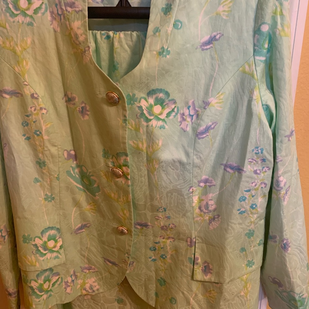 Ann Crimmins Floral Skirt suits  Pre-Owned